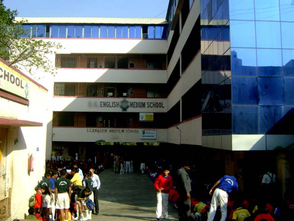 ইংরেজি মাধ্যমেও বাংলা আবশ্যিক