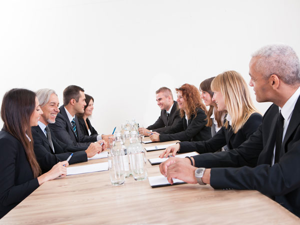 সকলের সামনে কথা বলা 