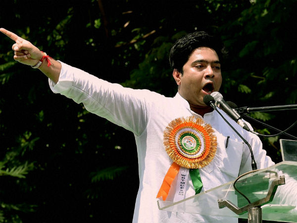 ‘চাটনি’ থেকে ‘চাটনিবাবু’, বহু নামে বিভূষিত মুকুল এখন ‘চাটনিদাদু’! কে দিলেন এই নাম