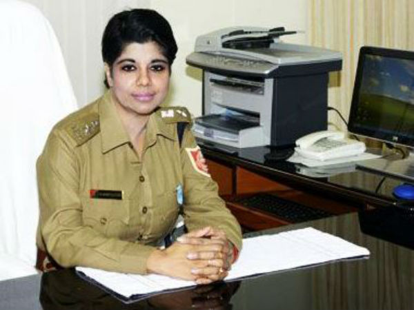 এমন কী হল যে 'হঠাৎ' বদলি মমতা 'ঘনিষ্ঠ' ভারতী ঘোষ