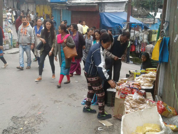 পাহাড়ে হাসি ফেরালেও উধাও খুশি, পর্যটকমুখর পাহাড়ে তাল কাটলেন মমতা স্বয়ং পাহাড়ে হাসি ফেরালেও উধাও খুশি, পর্যটকমুখর পাহাড়ে তাল কাটলেন মমতা স্বয়ং