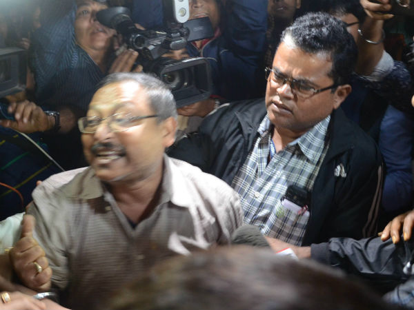 জিডি বিড়লাকাণ্ডে অপসৃত অধ্যক্ষা, ত্রিপাক্ষিক বৈঠকে ‘বিচার’ পেল নির্যাতিতা ছাত্রী
