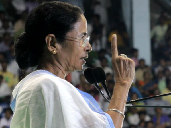 ৫০০ কোটির চেক-ক্যাম্প শ্রমিকদের জন্য, সাহায্যের হাত বাড়ালেন মমতা ৫০০ কোটির চেক-ক্যাম্প শ্রমিকদের জন্য, সাহায্যের হাত বাড়ালেন মমতা