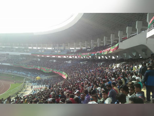 আইলিগ ডার্বির রঙ সবুজ-মেরুন, ‘বিশ্বকাপ ফাইনাল’কেও হার মানাল বাংলার ফুটবল আইলিগ ডার্বির রঙ সবুজ-মেরুন, ‘বিশ্বকাপ ফাইনাল’কেও হার মানাল বাংলার ফুটবল