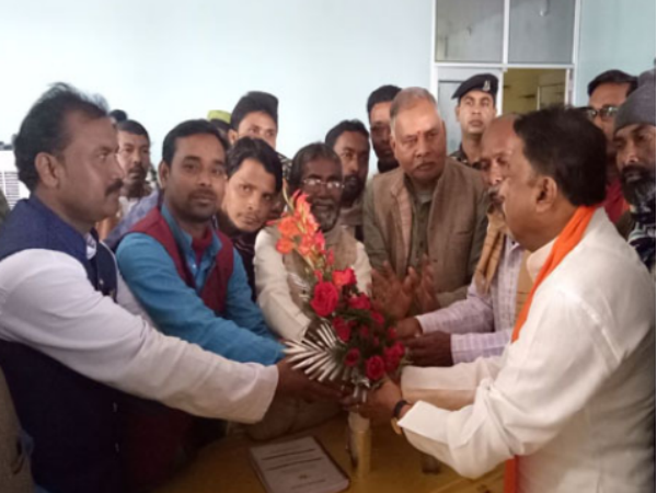 মমতা ফেরার পরই জঙ্গলমহলে হানা মুকুলের, ‘চ্যালেঞ্জ’ নিয়ে দাঁড়ালেন কুর্মিদের পাশে 