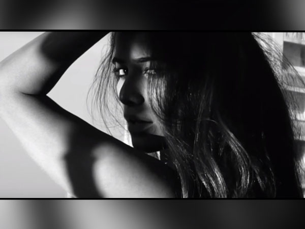 পুনম পাণ্ডের 'উফ!' ভিডিওতে বাড়ল ক্রিসমাসের উষ্ণতা, দেখুন সেই ভিডিও পুনম পাণ্ডের 'উফ!' ভিডিওতে বাড়ল ক্রিসমাসের উষ্ণতা, দেখুন সেই ভিডিও