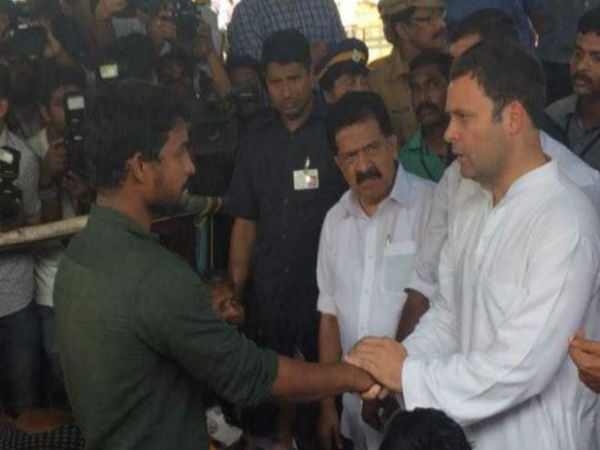 কেরলে ঘূর্ণিঘড় বিধ্বস্ত এলাকা পরিদর্শনে রাহুল গান্ধী কেরলে ঘূর্ণিঘড় বিধ্বস্ত এলাকা পরিদর্শনে রাহুল গান্ধী