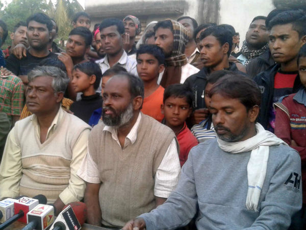 পঞ্চায়েতের আগেই পাওয়ার গ্রিড ভাঙড়ে! রেজ্জাককে জবাব, শেষ রক্তবিন্দু দিয়ে রুখব পঞ্চায়েতের আগেই পাওয়ার গ্রিড ভাঙড়ে! রেজ্জাককে জবাব, শেষ রক্তবিন্দু দিয়ে রুখব