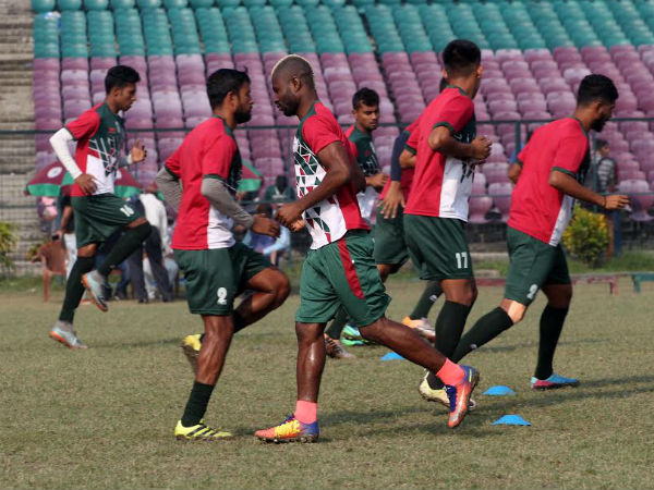 শুধু কেকে মন ভরছে না,বাগান কোচ সঞ্জয় সেনের , চাই আরও উপহার 