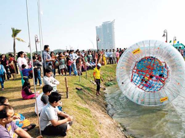 ইকো পার্কে পা বাড়ানো