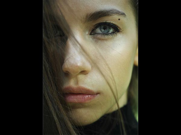 ভ্রুর নিচে তিল 