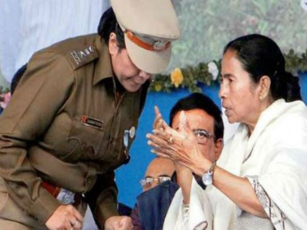 মমতা বন্দ্যোপাধ্যায়ের সঙ্গে ভারতী ঘোষ মমতা বন্দ্যোপাধ্যায়ের সঙ্গে ভারতী ঘোষ