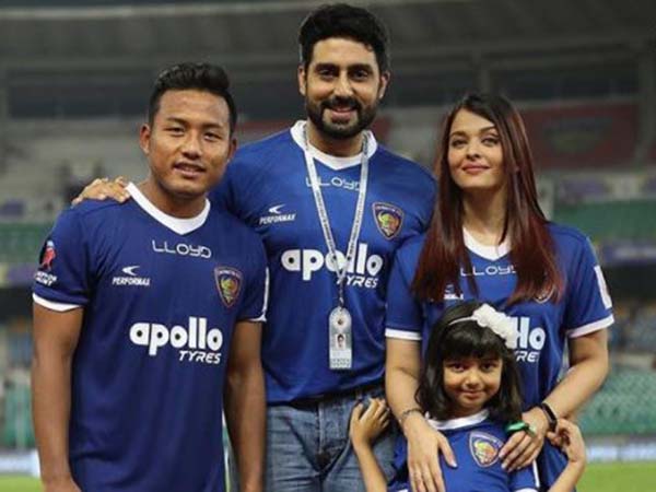 সোশ্যাল মিডিয়ায় অভিষেকের পোস্ট 