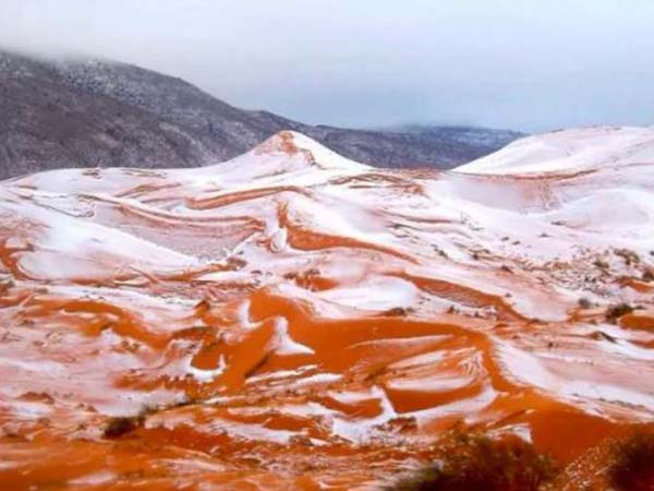 প্রথমবার কবে বরফপাত হয়? 