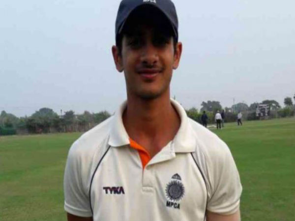  'বিক্রি' হয়ে গেলেন শিল্পপতি কুমারমঙ্গলম বিড়লার ছেলে