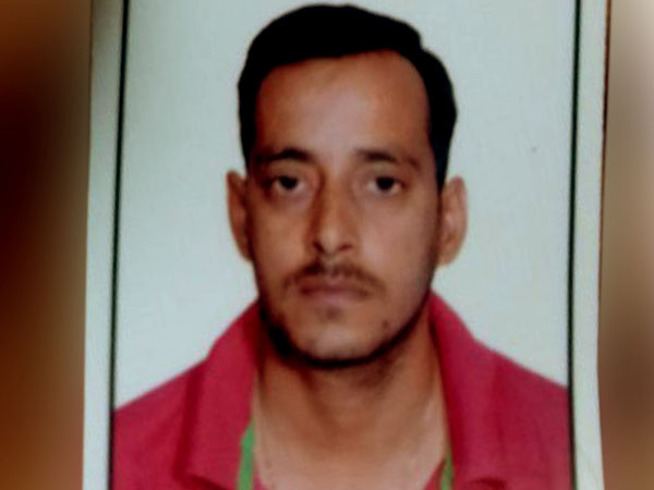 কড়েয়ায় দুষ্কৃতী তাণ্ডব, গুলিতে মৃত নির্মাণ ব্যবসায়ী, পাল্টা অভিযুক্তের বাড়িতে হামলা, দেখুন ভিডিও কড়েয়ায় দুষ্কৃতী তাণ্ডব, গুলিতে মৃত নির্মাণ ব্যবসায়ী, পাল্টা অভিযুক্তের বাড়িতে হামলা, দেখুন ভিডিও