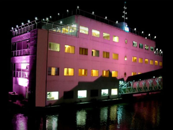 লঞ্চ থেকে রহস্যজনক ভাবে গঙ্গায় নিখোঁজ ফ্লোটেলের জিএম লঞ্চ থেকে রহস্যজনক ভাবে গঙ্গায় নিখোঁজ ফ্লোটেলের জিএম