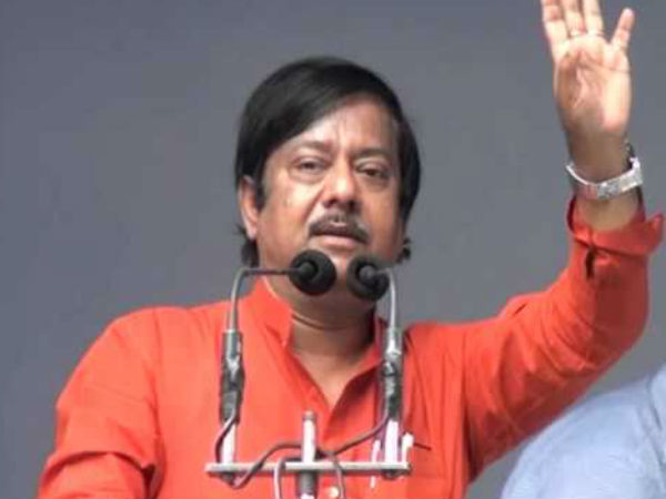 মুকুলকে নাস্তানাবুদ দেখে উল্লসিত তৃণমূল কংগ্রেস