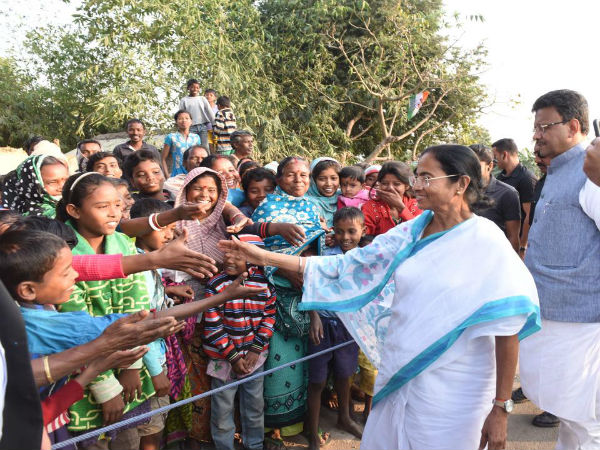 কেন্দুলির সভা থেকে ফের কেন্দ্রকে নিশানা, ট্যাবলো নিয়ে ভেদাভেদের অভিযোগ মুখ্যমন্ত্রীর