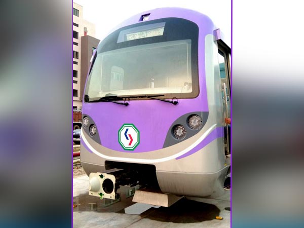 আধুনিকতার ছোঁয়ায় কলকাতায় ট্রায়াল রান ইস্ট-ওয়েস্ট মেট্রো 