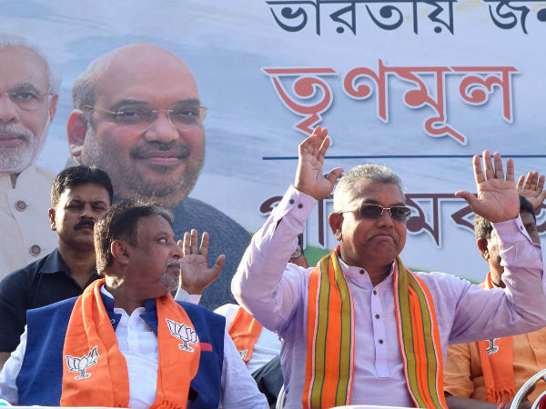 মুকুলে আস্থা হারাল বিজেপি! মুখ বাঁচাতে ফের দিলীপেই ভরসা কেন্দ্রীয় নেতৃত্বের মুকুলে আস্থা হারাল বিজেপি! মুখ বাঁচাতে ফের দিলীপেই ভরসা কেন্দ্রীয় নেতৃত্বের