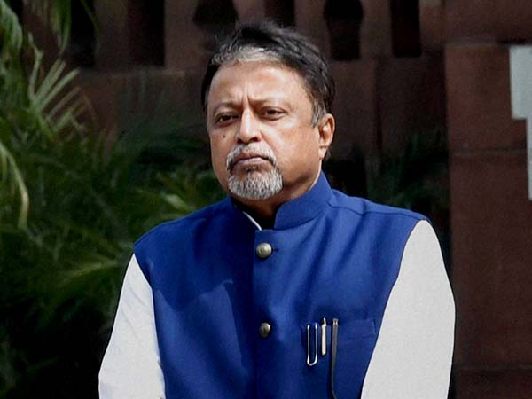‘দল বদলে নিজেকে বিরাট ভাবছেন মুকুল রায়! মান নির্ধারণে সময়সীমা ২ তারিখ’ ‘দল বদলে নিজেকে বিরাট ভাবছেন মুকুল রায়! মান নির্ধারণে সময়সীমা ২ তারিখ’