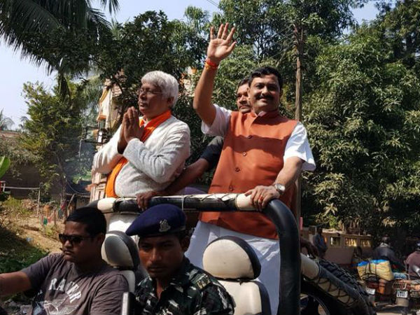 রাহুলকে এক কাপ চা দিতে ‘নারাজ’ দোকানদাররা, নির্বাচনী প্রচারে গিয়ে তাজ্জব কর্মীরা রাহুলকে এক কাপ চা দিতে ‘নারাজ’ দোকানদাররা, নির্বাচনী প্রচারে গিয়ে তাজ্জব কর্মীরা