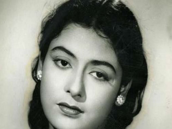 মেঘে ঢাকা তারা