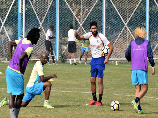 খালিদের মুখের রাশ আলগা, ক্ষোভের পাহাড় চুড়োয় লালহলুদ সমর্থক খালিদের মুখের রাশ আলগা, ক্ষোভের পাহাড় চুড়োয় লালহলুদ সমর্থক
