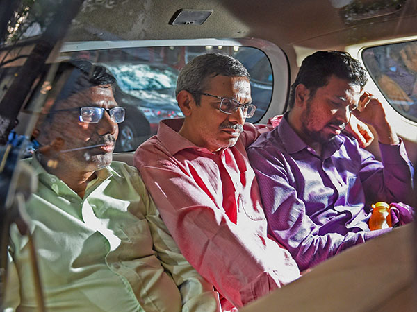 বেচু তিওয়ারি, যশবন্ত জোশী ও প্রফুল সওয়ান্ত, পিএনবি কর্মী 