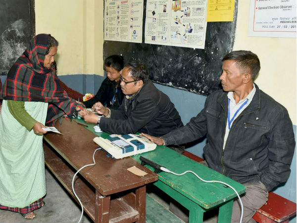 নর্থ-ইস্টে মোদী-রাহুল যুদ্ধ শেষ, এবার বিজয়লক্ষ্মী কার দিকে ঝুঁকে প্রহর গোনা শুরু নর্থ-ইস্টে মোদী-রাহুল যুদ্ধ শেষ, এবার বিজয়লক্ষ্মী কার দিকে ঝুঁকে প্রহর গোনা শুরু