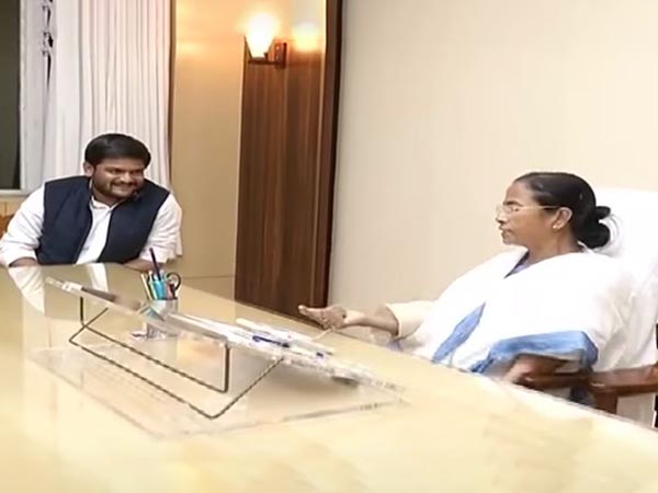 মা মাটি মানুষের নেত্রীর মুখোমুখি পাতিদার নেতা 