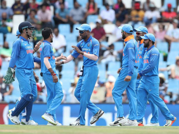 কেপটাউনে টার্গেট ৩-০, দক্ষিণ আফ্রিকার বিরুদ্ধে তৃতীয় একদিনের আগে ফোকাসড কোহলি এন্ড কোং কেপটাউনে টার্গেট ৩-০, দক্ষিণ আফ্রিকার বিরুদ্ধে তৃতীয় একদিনের আগে ফোকাসড কোহলি এন্ড কোং
