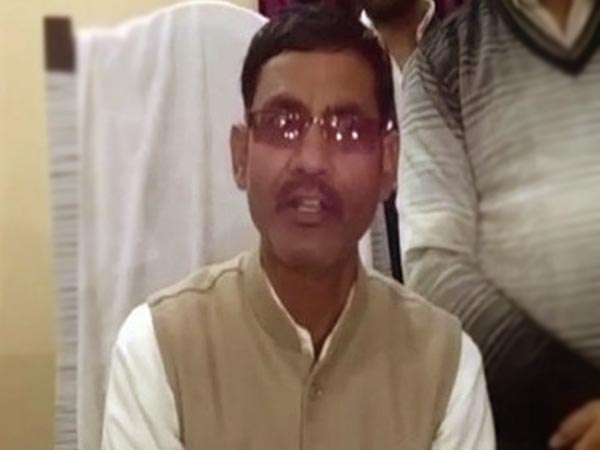  জননিয়ন্ত্রণ কর্মসূচিতে এসে মোদী সরকারের জন্মনিয়ন্ত্রণ নীতিকে গাল বিজেপি বিধায়কের, দেখুন ভিডিও 