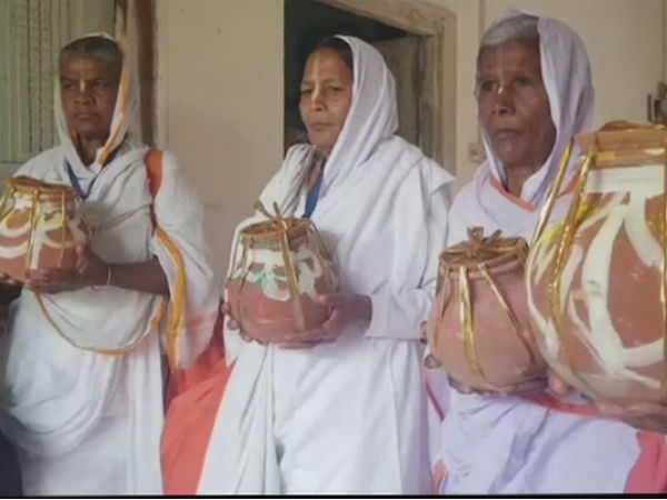 প্রধানমন্ত্রীর জন্য রঙ প্রধানমন্ত্রীর জন্য রঙ