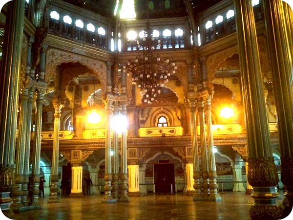 রক্তাক্ত ইসিহাস 