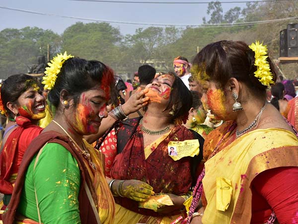 আহা কি আনন্দ আজ আকাশে বাতাসে আহা কি আনন্দ আজ আকাশে বাতাসে
