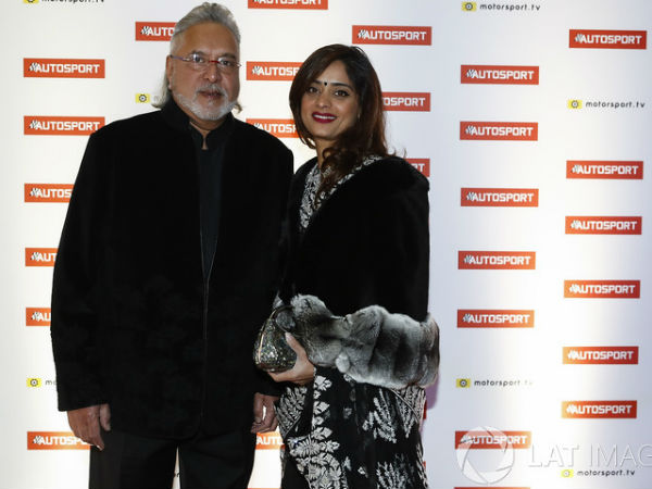 মালিয়ার পাশে পিঙ্কি