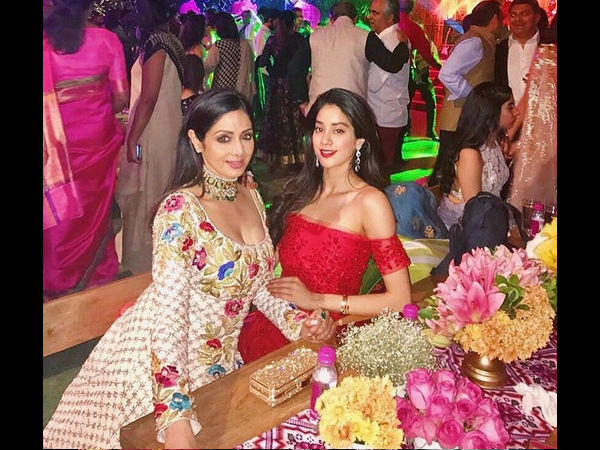 জাহ্নবীর জন্মদিন নিয়ে শ্রীদেবীর ইচ্ছা জাহ্নবীর জন্মদিন নিয়ে শ্রীদেবীর ইচ্ছা