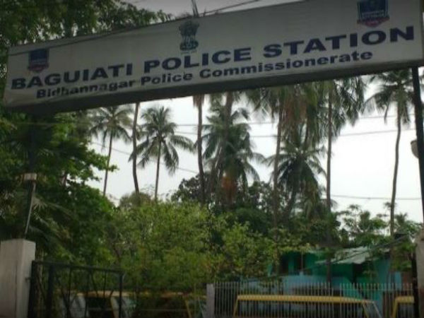 ভর সন্ধেয় বাগুইআটিতে দুঃসাহসিক ডাকাতি! লুঠ লক্ষাধিক টাকার গয়না ভর সন্ধেয় বাগুইআটিতে দুঃসাহসিক ডাকাতি! লুঠ লক্ষাধিক টাকার গয়না