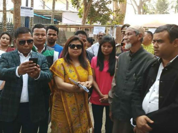 ত্রিশঙ্কু অবস্থার দিকে এগোচ্ছে মেঘালয়, সরকার বাঁচাতে দিল্লি থেকে কংগ্রেস নেতাদের ছুট ত্রিশঙ্কু অবস্থার দিকে এগোচ্ছে মেঘালয়, সরকার বাঁচাতে দিল্লি থেকে কংগ্রেস নেতাদের ছুট