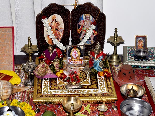 কেমন হবে ঠাকুর ঘর? কেমন হবে ঠাকুর ঘর?