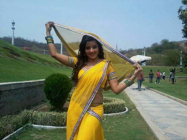 শ্রীলেখা নয় কাস্টিং মোনালিসাকে