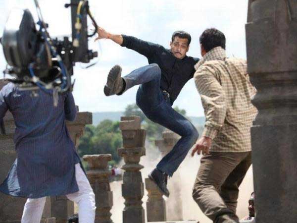 ফিল্মে বিলগ্নী হয়েছে কত? 