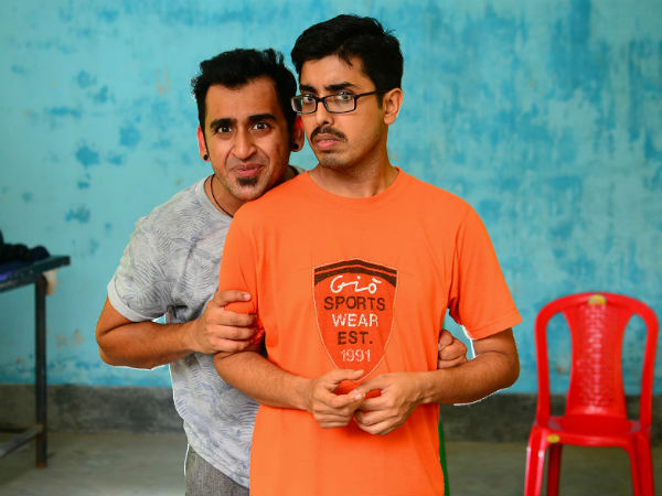 বদলে যাওয়া জীবন ক্যানভাসের কাহিনি, যার বার্তা দিচ্ছে তরুণ নাট্য দল খোঁজ 