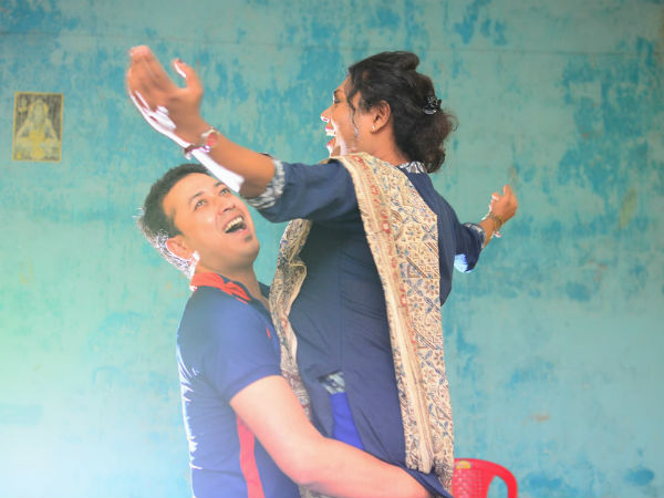 বদলে যাওয়া জীবন ক্যানভাসের কাহিনি, যার বার্তা দিচ্ছে তরুণ নাট্য দল খোঁজ 