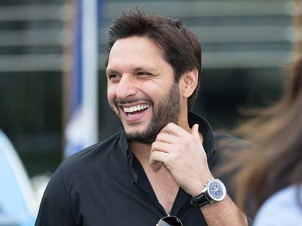 আফ্রিদিকে আকাশের জবাব আফ্রিদিকে আকাশের জবাব