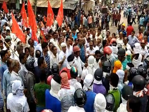 হাইকোর্টের নির্দেশকেও অমান্য বাঁকুড়া প্রশাসনের! এসডিও অফিসের কাছে মনোনয়ন পেশে বাধা হাইকোর্টের নির্দেশকেও অমান্য বাঁকুড়া প্রশাসনের! এসডিও অফিসের কাছে মনোনয়ন পেশে বাধা