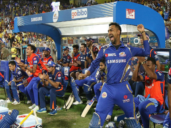 চেন্নাই বধ করে উঠে কেক পার্টিতে মাতল রোহিতের মুম্বই চেন্নাই বধ করে উঠে কেক পার্টিতে মাতল রোহিতের মুম্বই