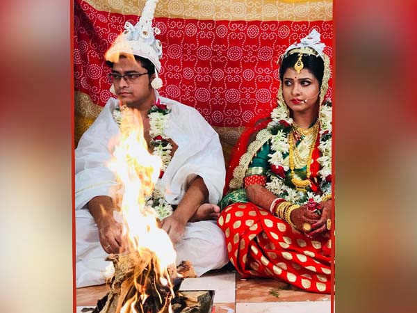 অন্যান্য বছরের নববর্ষ আর এবছরের নববর্ষের মধ্যে কোনও ফারাক বুঝতে পারছ? 